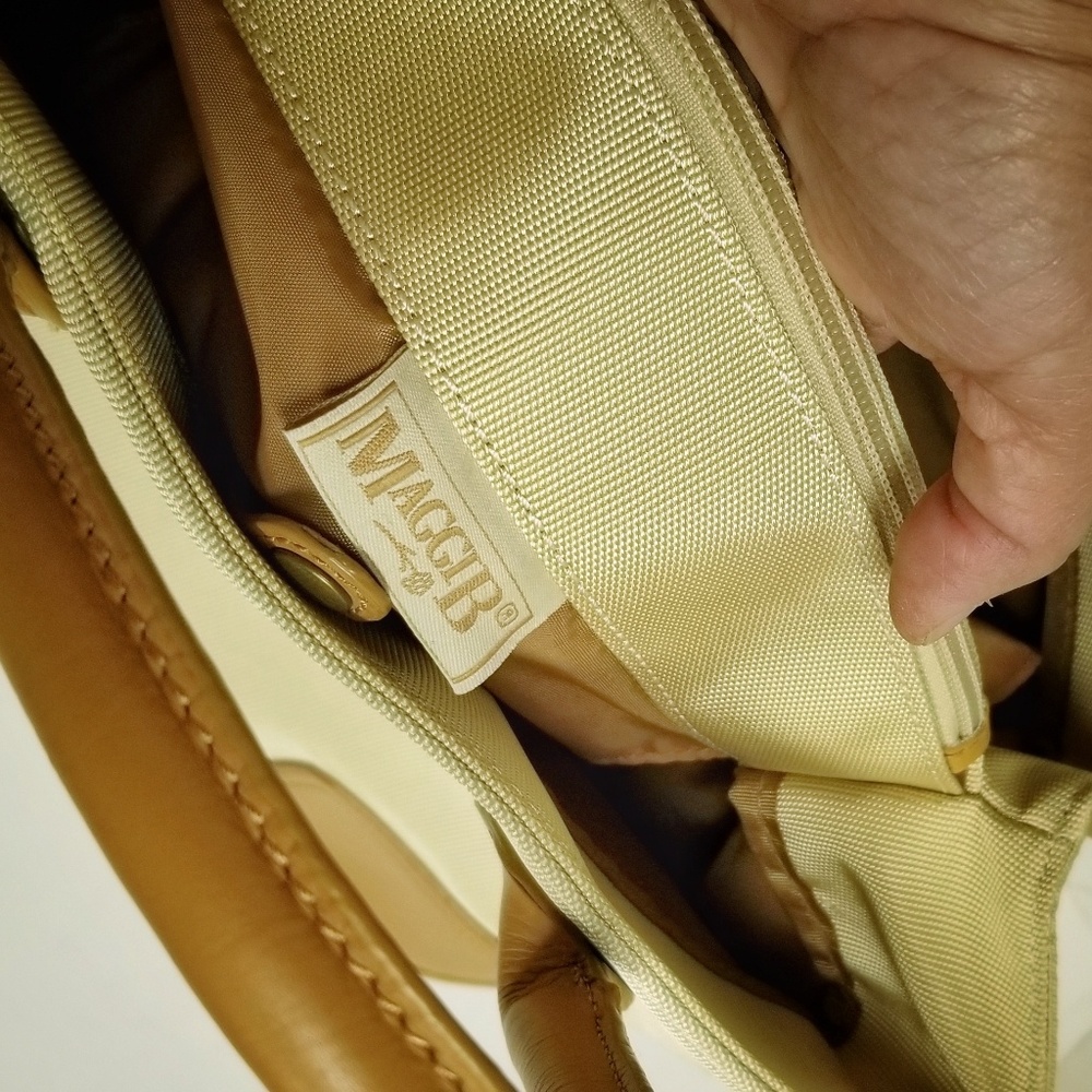 🎀 3/$20 Multipurpose Handbag - Picture 3 of 7
